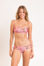 Load image into Gallery viewer, Model Front: Rio De Sol Top Top Sweet-Camo Bandeau-Reto