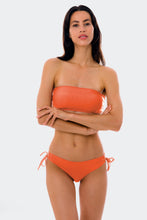 Load image into Gallery viewer, Model Front: Rio De Sol Set Set Light-Peach Bandeau-Reto Madrid