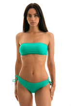 Load image into Gallery viewer, Model Front: Rio De Sol Bottom Bottom Bahamas Reto