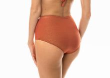 Load image into Gallery viewer, Image 03: Rio De Sol Bottom Calcinha Radiante Canela Hot Pant