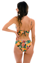 Load image into Gallery viewer, Model Back: Rio De Sol Set Set Lis Tri-Tank Comfy
