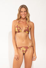 Load image into Gallery viewer, Model Front: Wednesday In Hawaii By Rio De Sol Top Top Pua-Coco-Lilikoi Mel