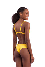 Load image into Gallery viewer, Model Back: Rio De Sol Set Set Malibu-Yellow Balconet Ciao
