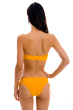 Load image into Gallery viewer, Model Back: Rio De Sol Top Top Uv-Pequi Bandeau-Reto