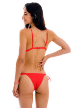 Load image into Gallery viewer, Model Back: Rio De Sol Set Set Cotele-Tomate Tri-Fixo Rio