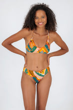 Load image into Gallery viewer, Model Front: Rio De Sol Top Top El-Arco Bralette