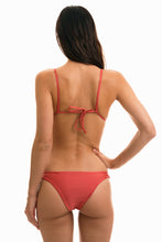 Load image into Gallery viewer, Model Back: Rio De Sol Top Top Madras Dupla Face