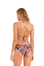 Load image into Gallery viewer, Model Back: Rio De Sol Set Set Leaves Tri-Inv Essential-Comfy
