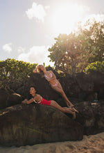 Load image into Gallery viewer, Image 12: Wednesday In Hawaii By Rio De Sol Set Set Pua-Hibiscus Kauai Kaleia
