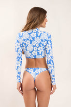 Load image into Gallery viewer, Model Back: Wednesday In Hawaii By Rio De Sol Top Top Pua-Pacifica Reef
