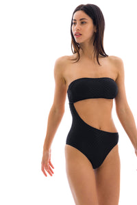 Model Front: Rio De Sol One-Piece Body Kiwanda Preto Rio