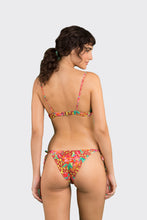 Load image into Gallery viewer, Model Back: Rio De Sol Set Set Tropics Balconet-Tie Lacinho
