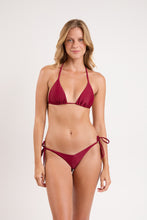 Load image into Gallery viewer, Model Front: Rio De Sol Top Top Touch-Carmim Tri-Inv
