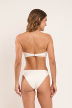 Load image into Gallery viewer, Set Sand-Chantilly Sara Essential-Comfy
